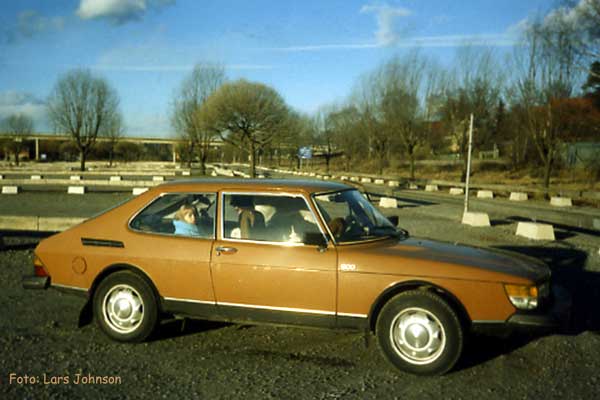 Saab 900